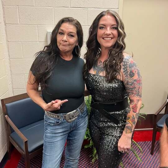 Why Was Gretchen Wilson in a Wheelchair