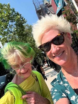 Is Chef Anne Burrell Dead
